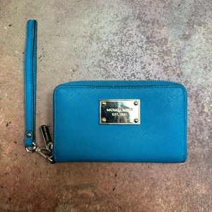Michael Kors Zip Wristlet/Wallet